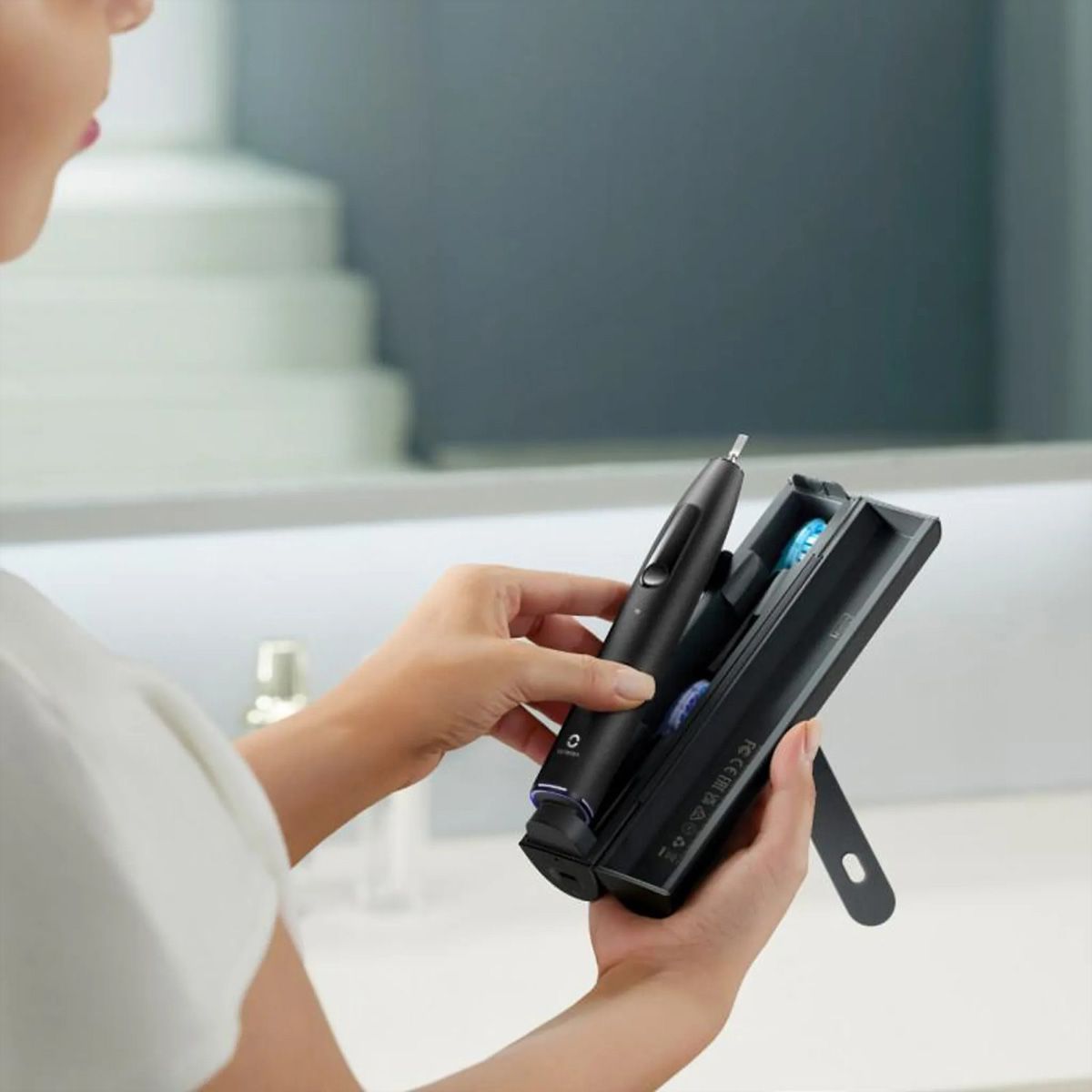 Oclean X Ultra 20 Set Schallzahnbürste Grün, 84’000 Bewegungen/min, Smart Touchscreen, 40 Tage Akku