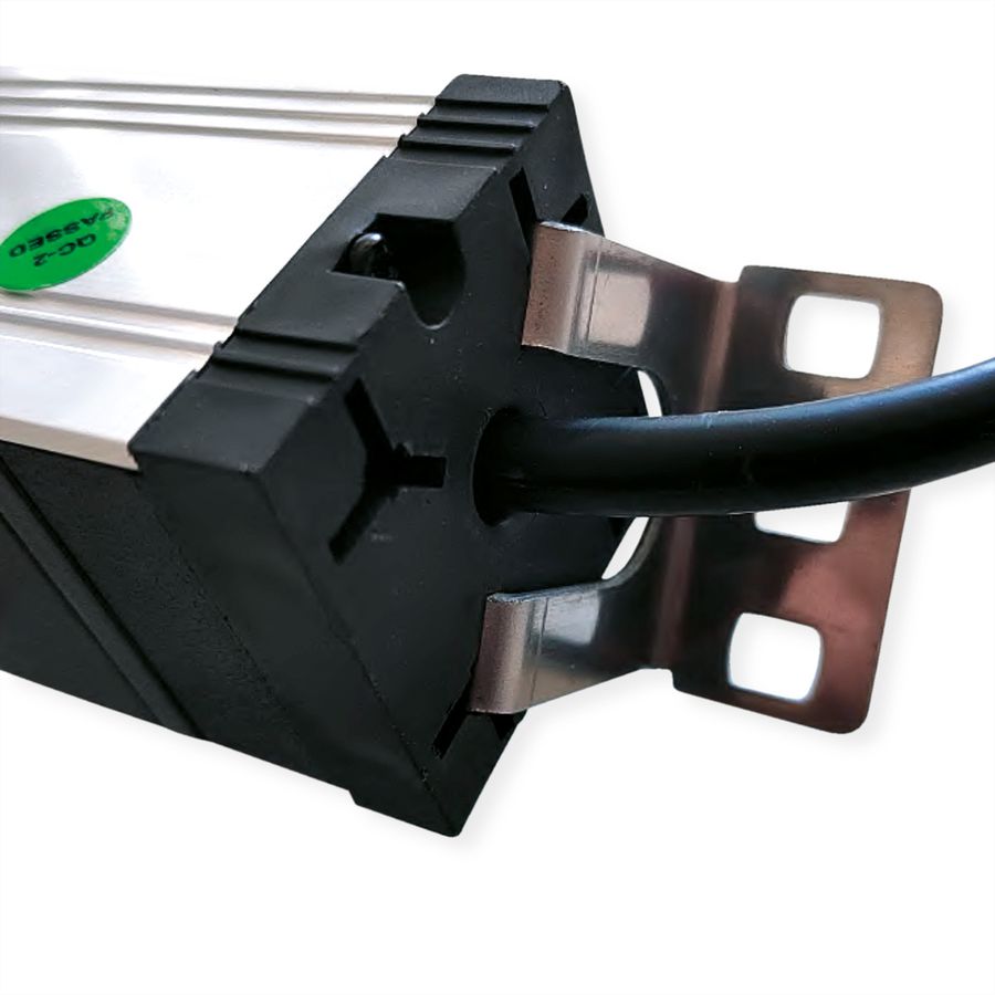 VALUE 19-Zoll-Steckdosenleiste 7fach mit Überlastschutz, 1 HE, Schutzkontakt-Stecker, 2,8 m