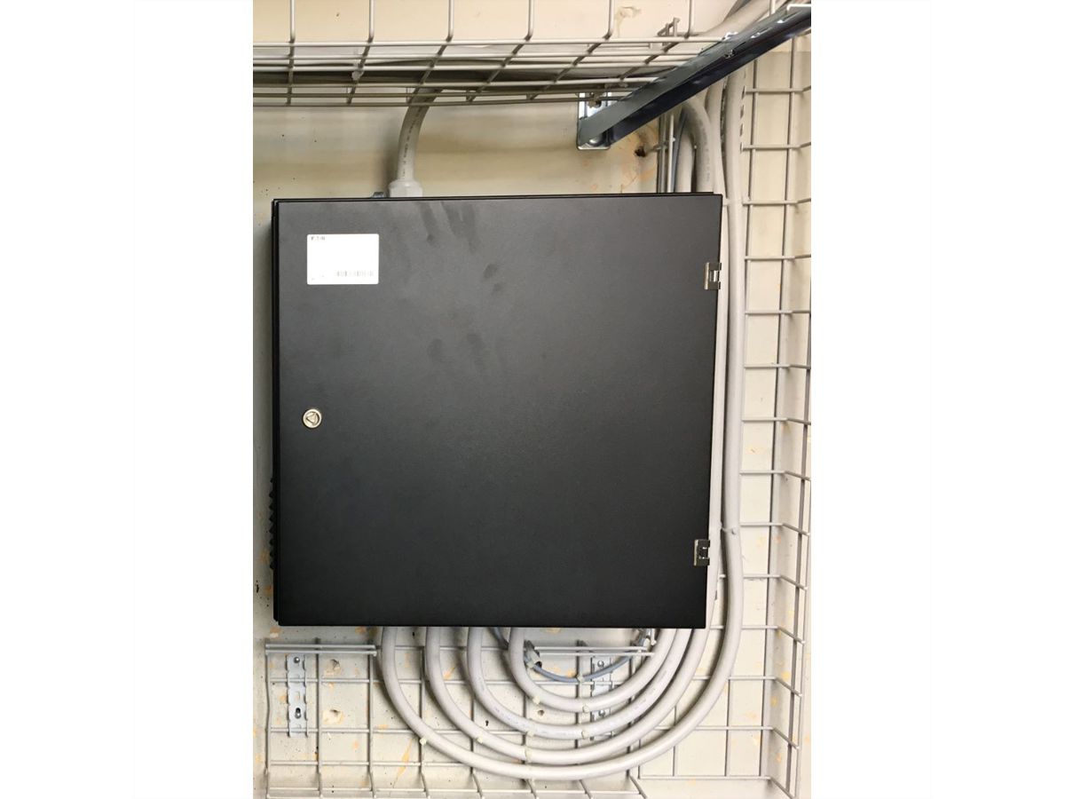 EATON EXTERNAL MBS 40kW 3-SWITCHES sep. Zuleitungen: Gleichrichter, Bypass