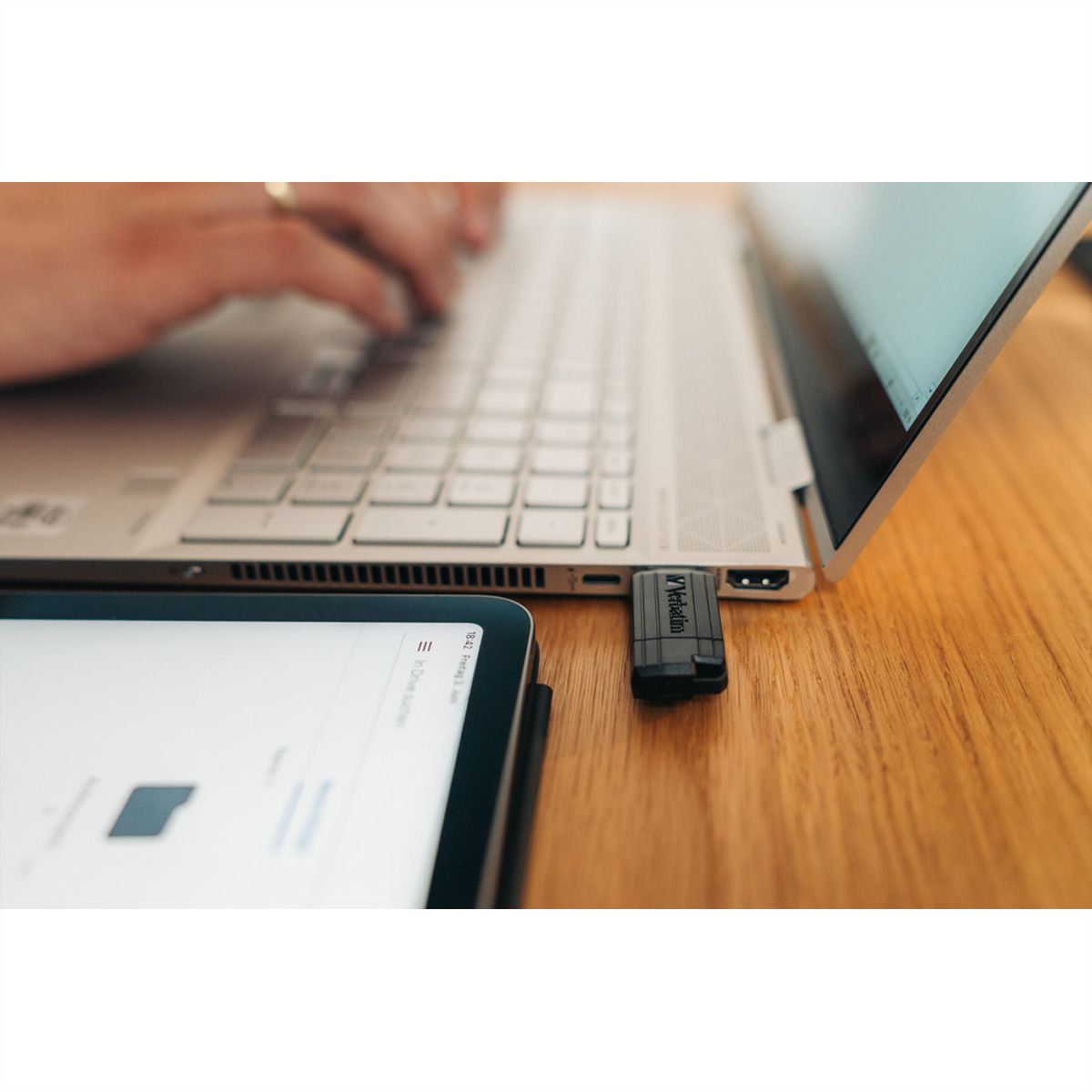 Verbatim Pin Stripe USB 2.0 32GB
