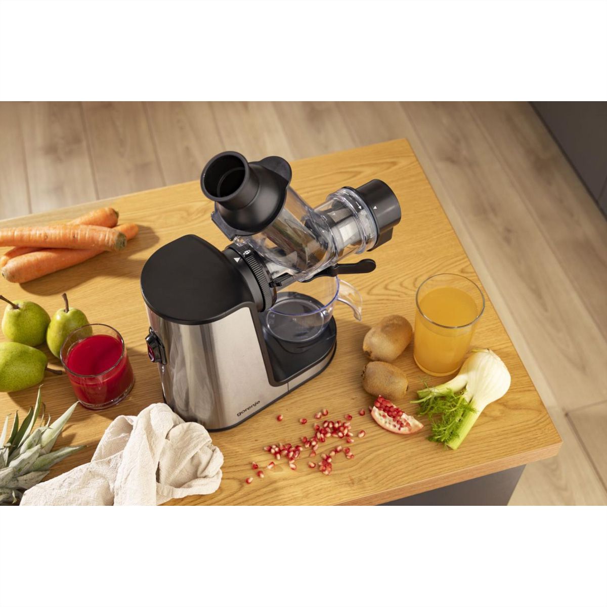 Gorenje Slow Juicer JC200BE, 200 W, noir/argent