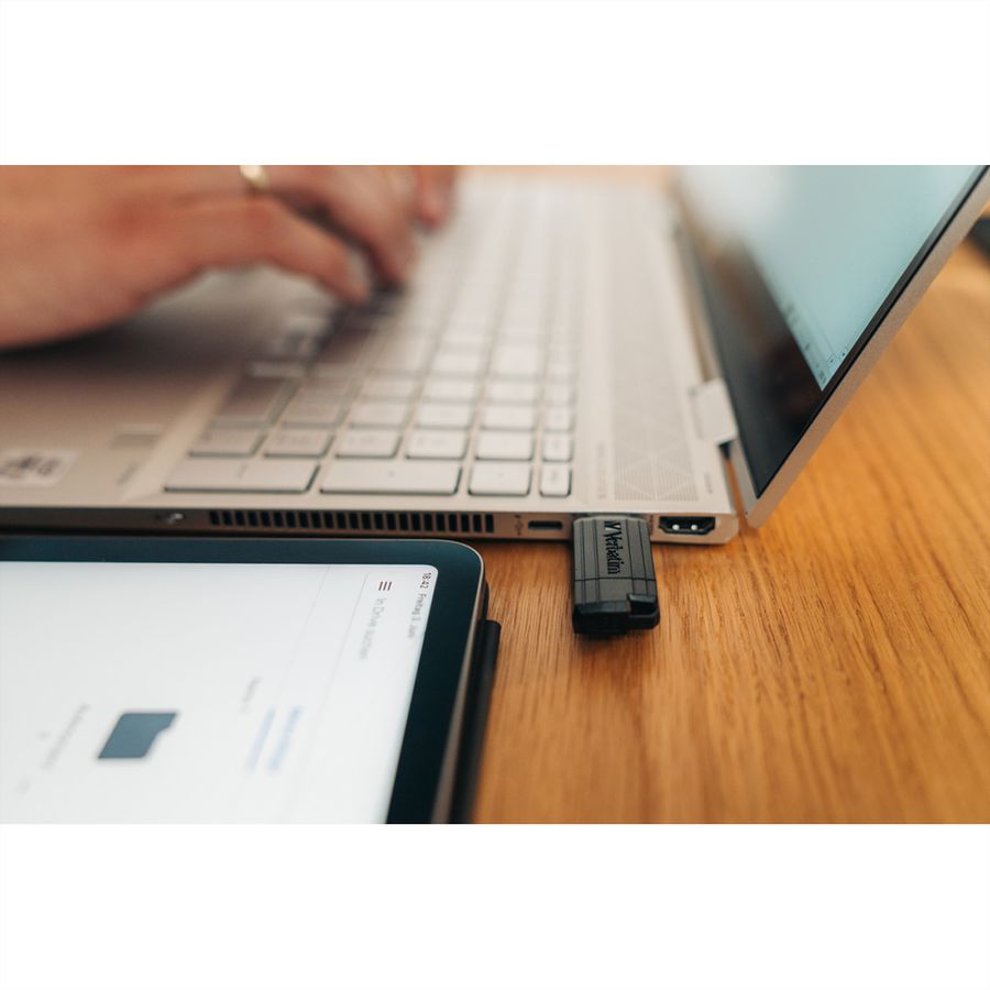 Verbatim Pin Stripe USB 2.0 32GB