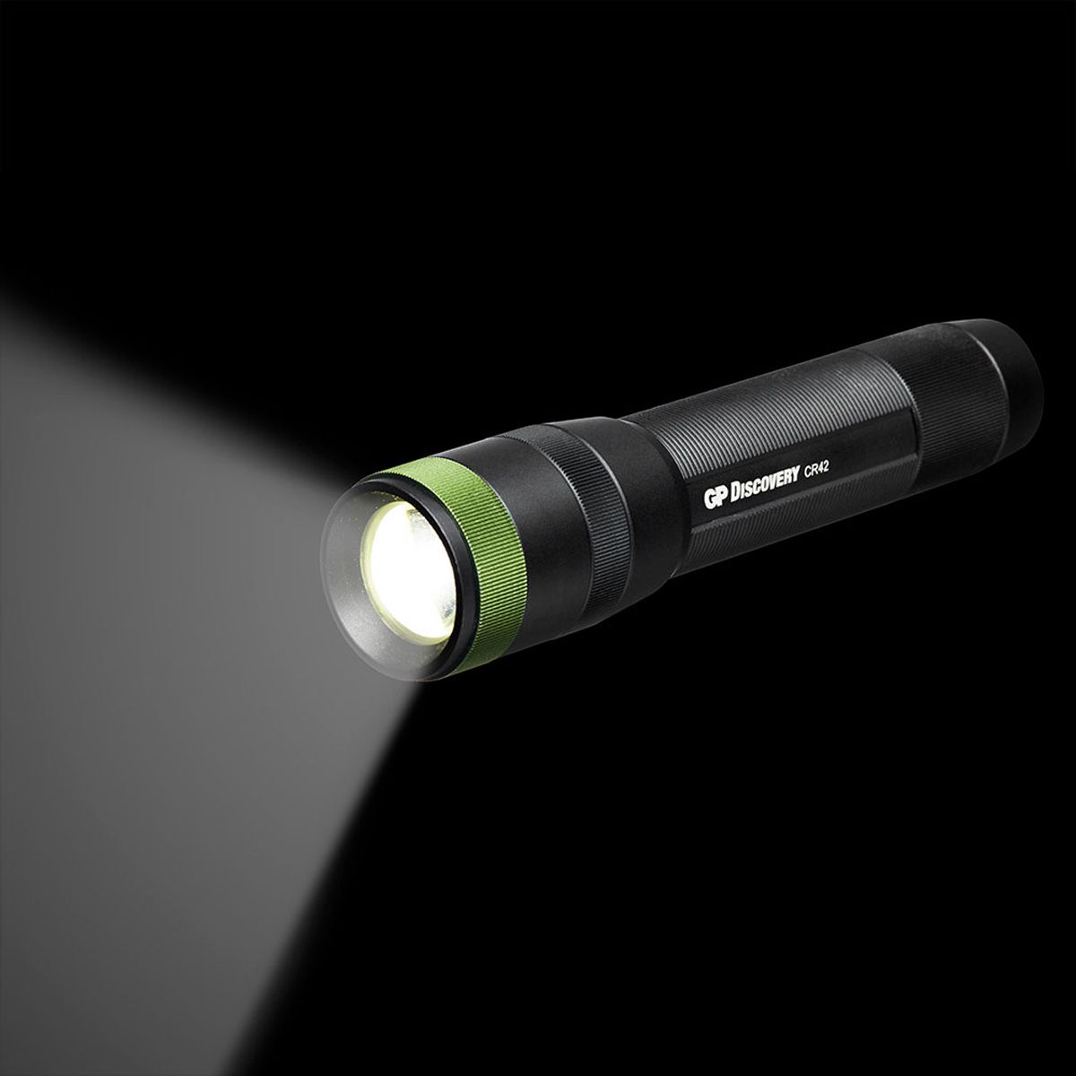 GP Discovery Lampe torche CR42, 40-1000lm, 170m de portée, 40 h, IPX4