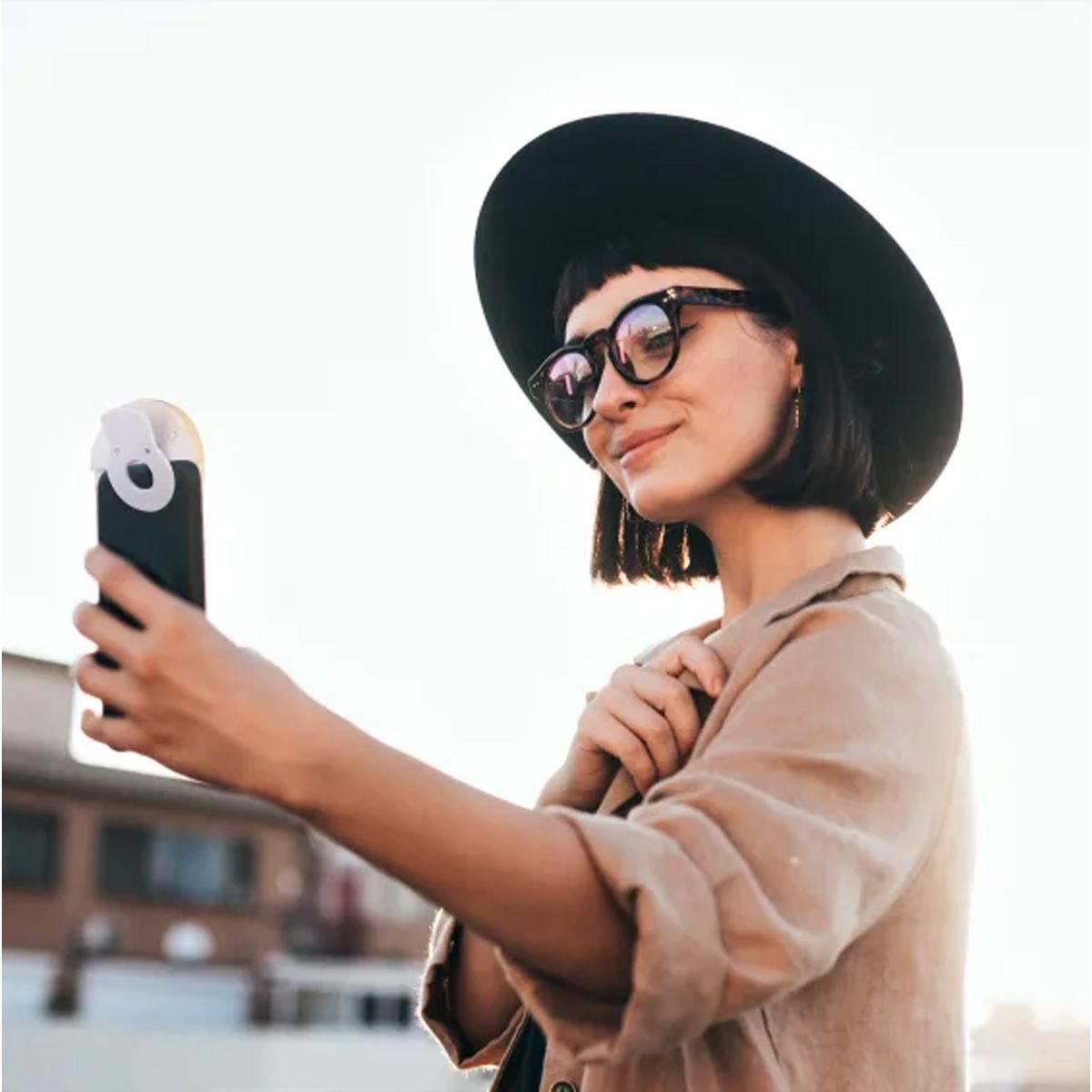 T'nB Influence LED Ring Clip für Smartphone, 6500K,125 mAh Akku