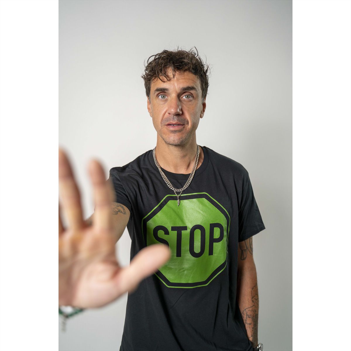 Kurz auf Stop Shirt schwarz (Unisex), L