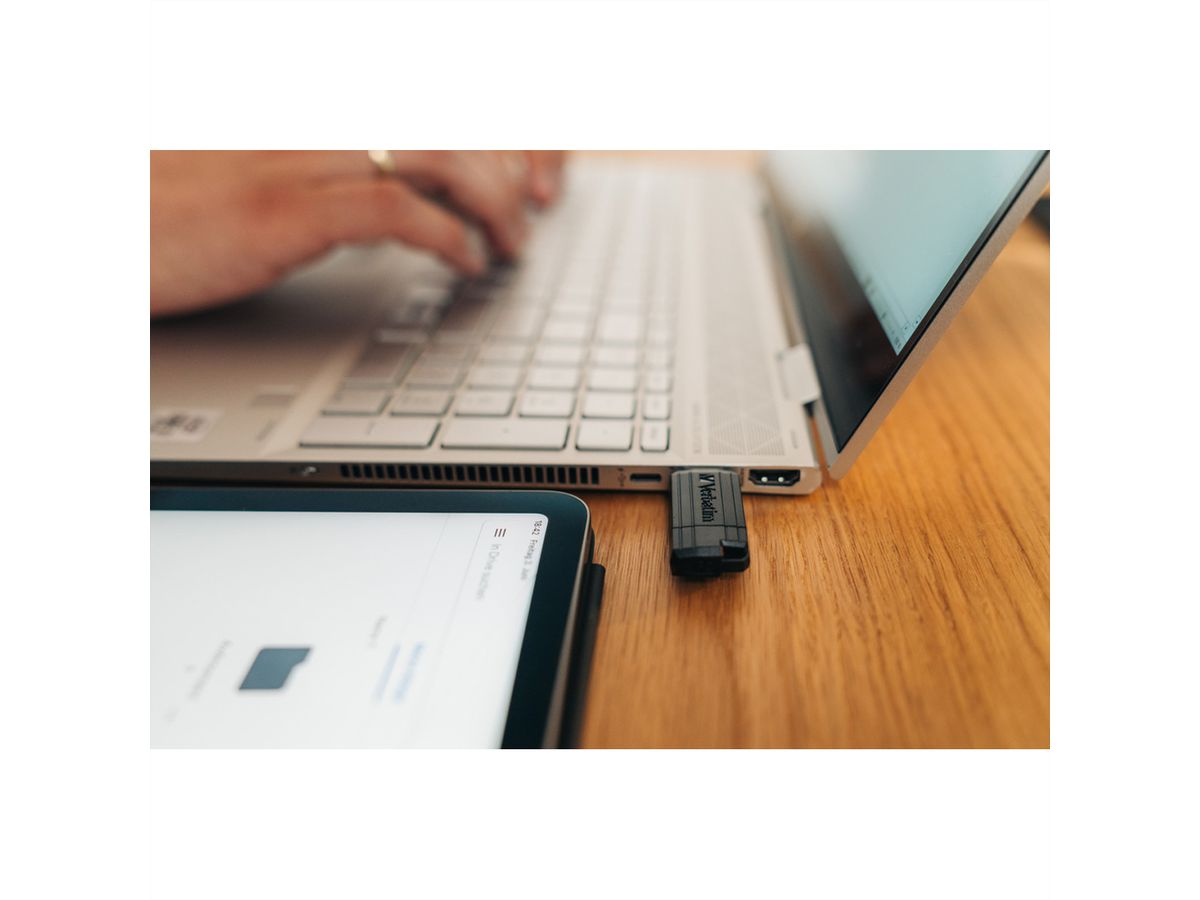 Verbatim Pin Stripe USB 2.0 16GB