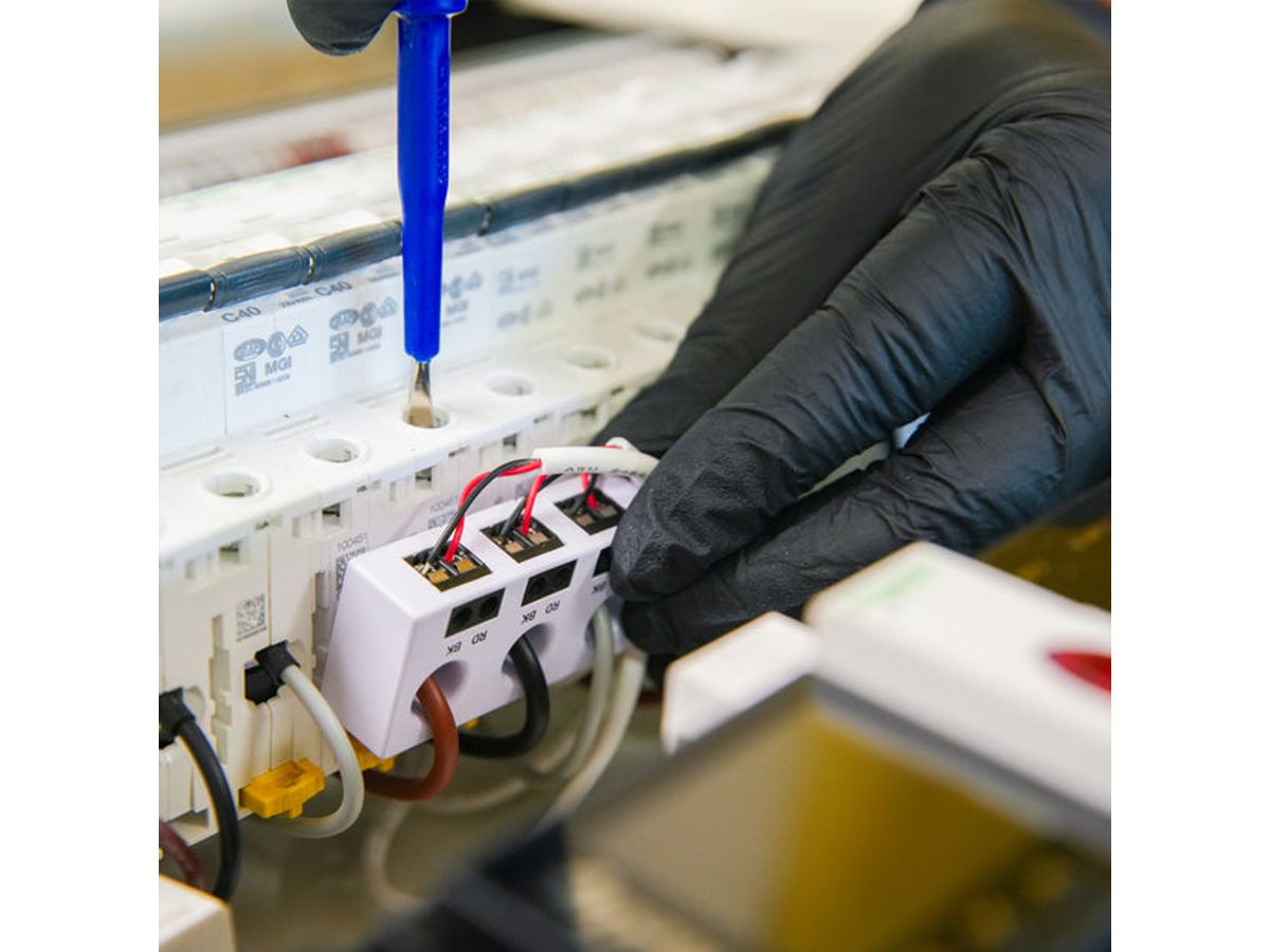 Shelly Appareil de mesure d'énergie Pro 3EM